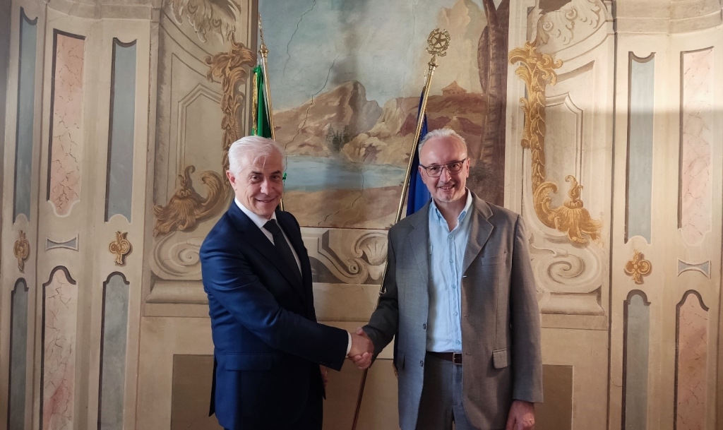 incontro-con-sindaco-monte-vidon-combatte_0.jpg