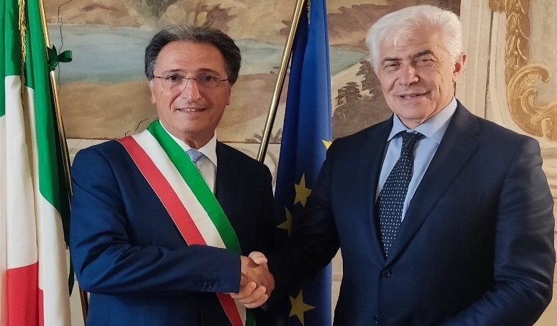 Prefetto con sindaco Montappone