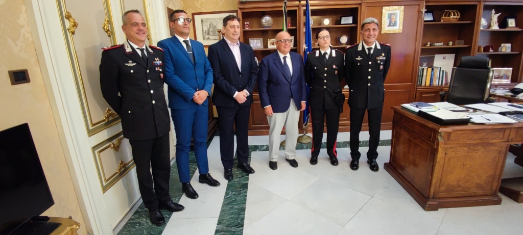 incontro-prefetto-con-militari-cc.jpg