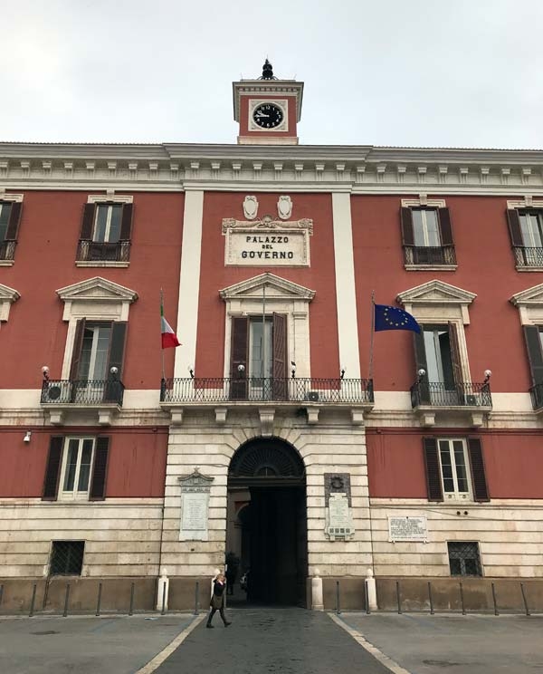 bari-palazzo-del-governo.jpg