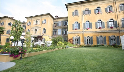 Palazzo della Prefettura visto dal giardino