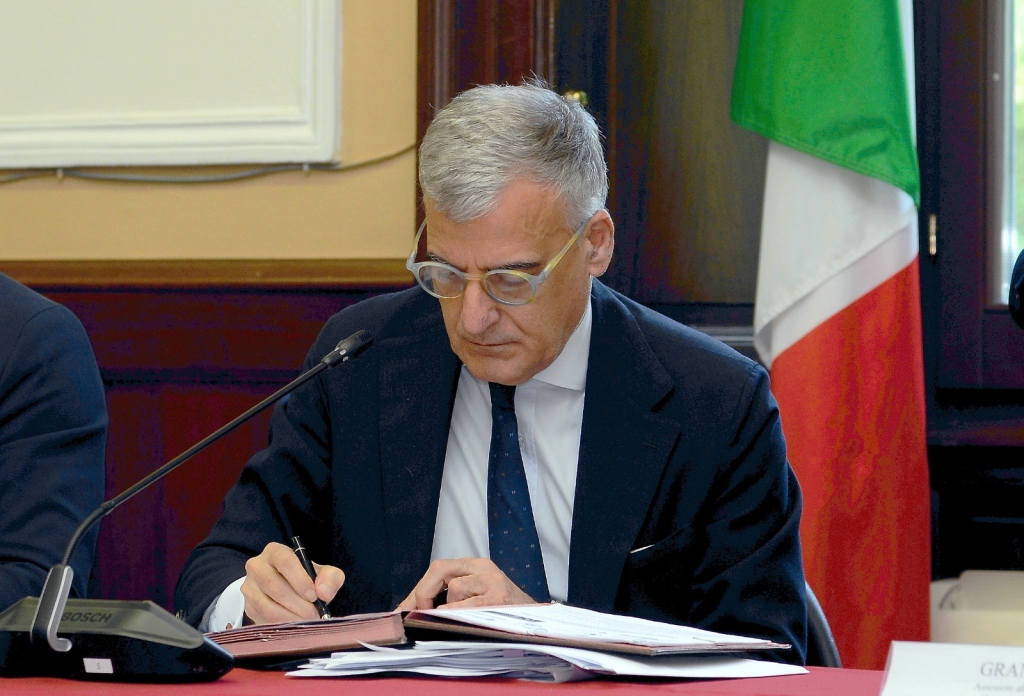 Il Prefetto Sgaraglia sottoscrive il Patto