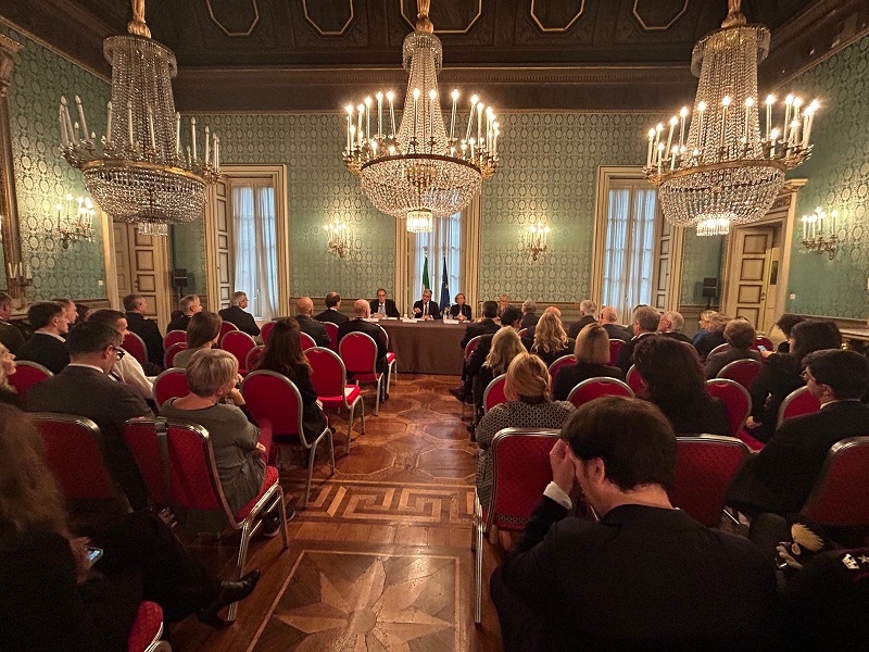 sala-conferenza_0.jpg