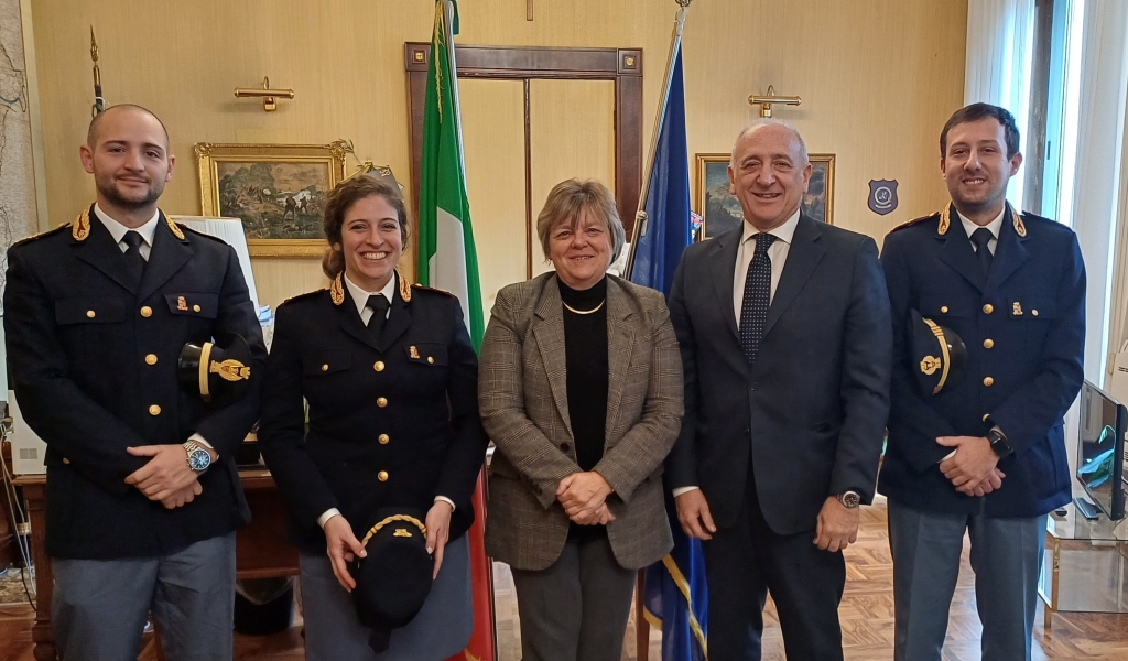 Il Prefetto Francesca De Carlini con i nuovi dirigenti