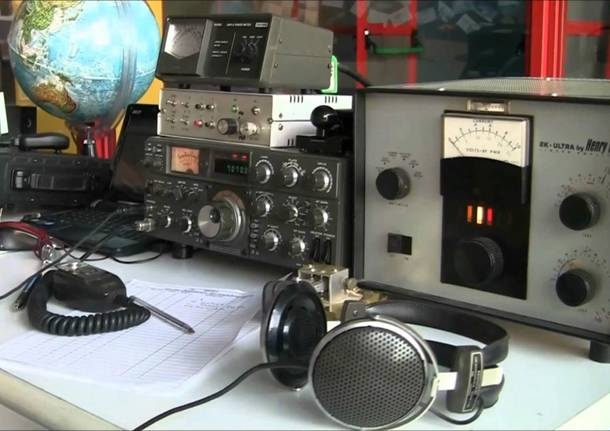 radioamatori-583746.610x431.jpg