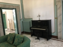 alloggio-prefetto-sala-pianoforte.jpg