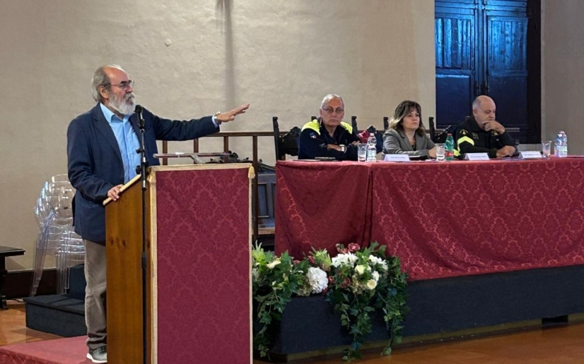 10 ottobre 2024 - Salone Metaurense della Prefettura: Evento organizzato in raccordo con la Regione Marche dal titolo “IL COORDINAMENTO ISTITUZIONALE NELLE EMERGENZE DI PROTEZIONE CIVILE. IL SISTEMA DELLE COMUNICAZIONI”