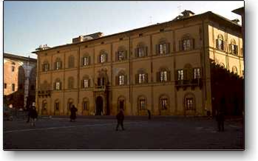 Palazzo Reale, già Palazzo Petrucci, è un edificio storico di Siena, situato in piazza Jacopo della Quercia, di fronte alla cattedrale di Santa Maria Assunta